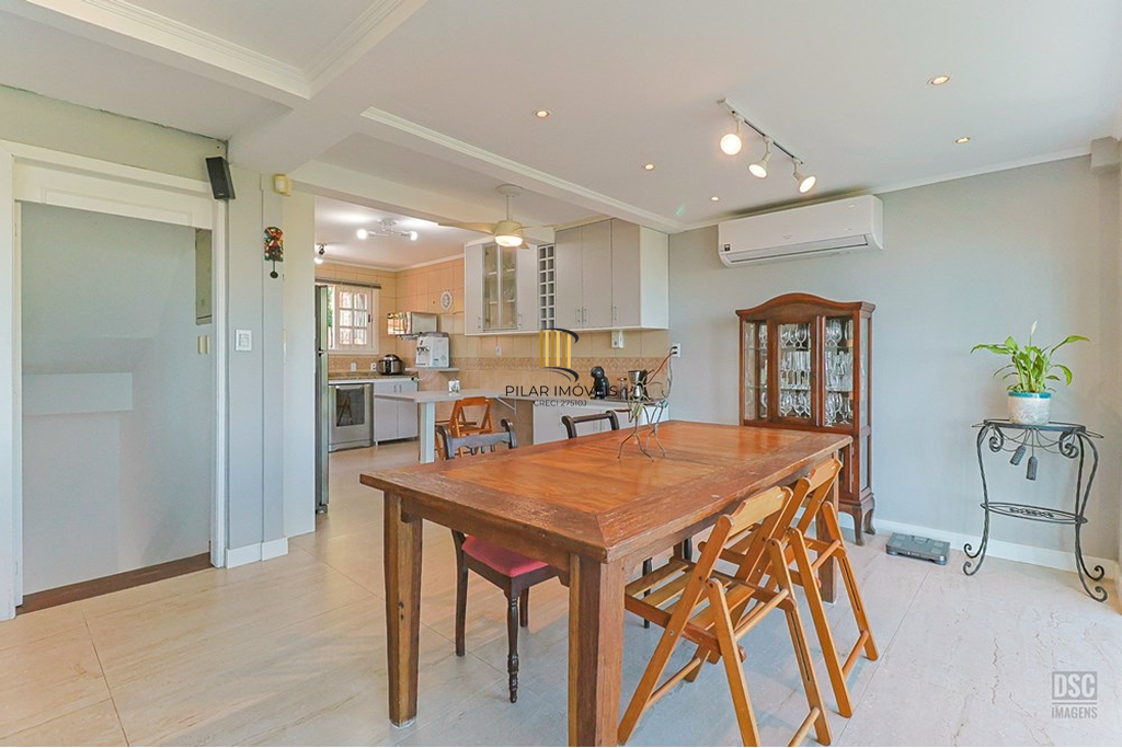 Casa de Condomínio 3 dormitórios no bairro Vila Conceição