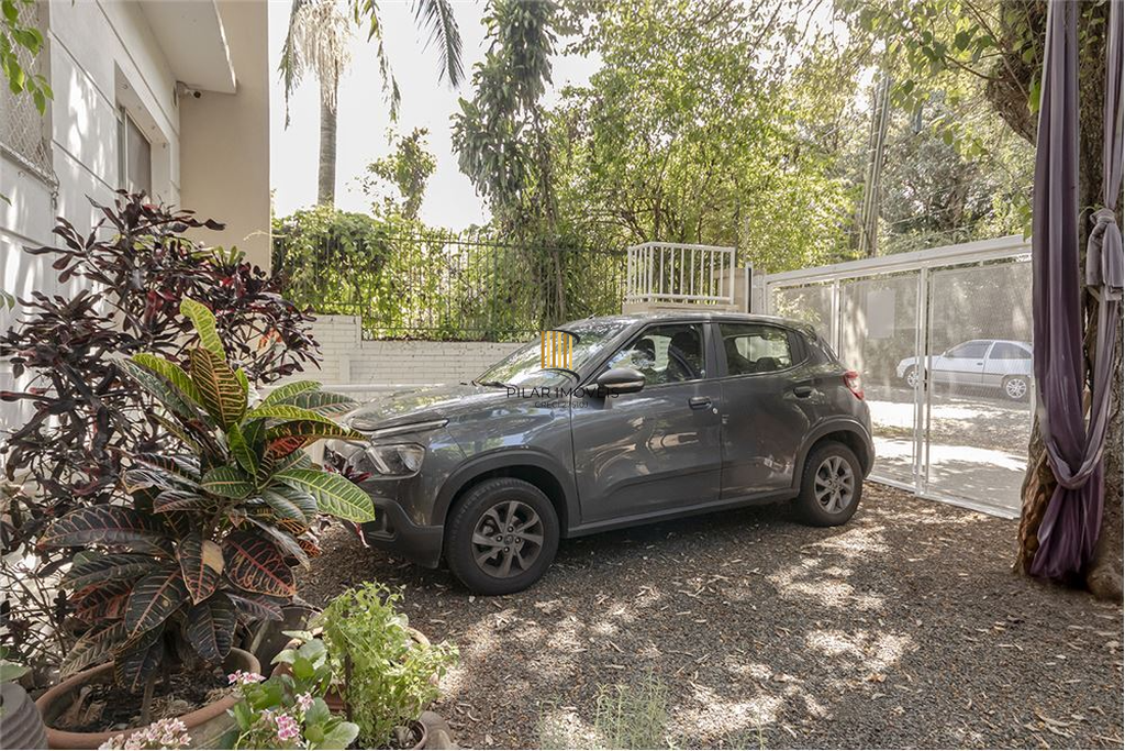 Casa 4 dormitórios no bairro Vila Assunção