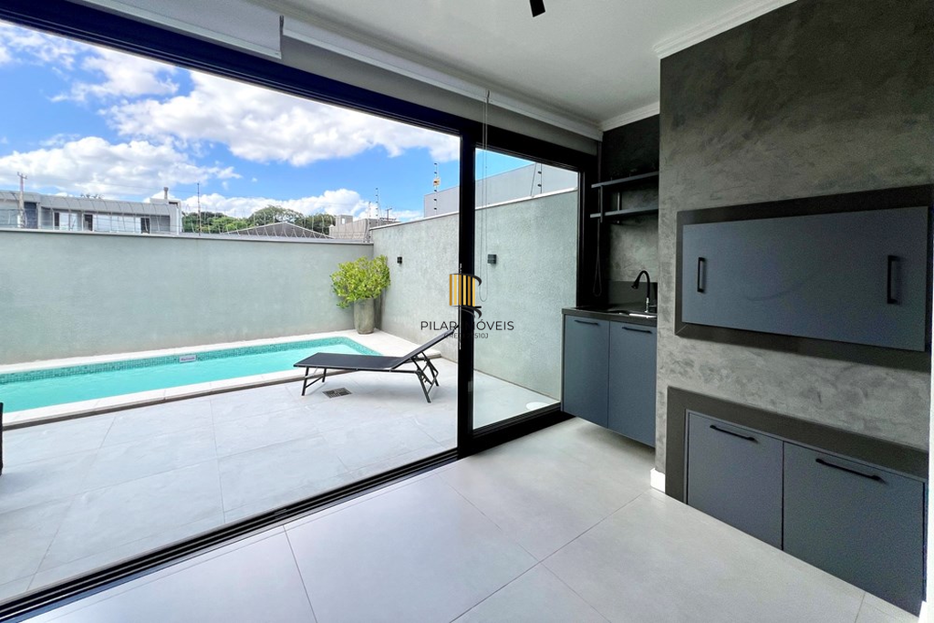 Casa 3 dormitórios no bairro Igara