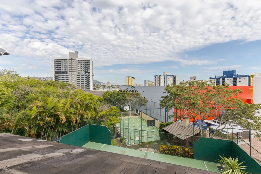 Casa de Condomínio 3 dormitórios no bairro Jardim Carvalho