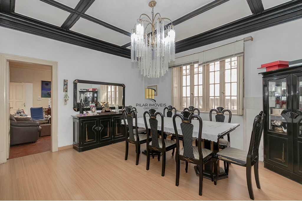 Casa 4 dormitórios no bairro Bom Fim