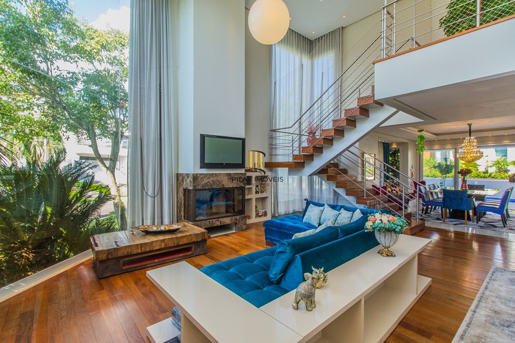 Casa 4 dormitórios no bairro Igara