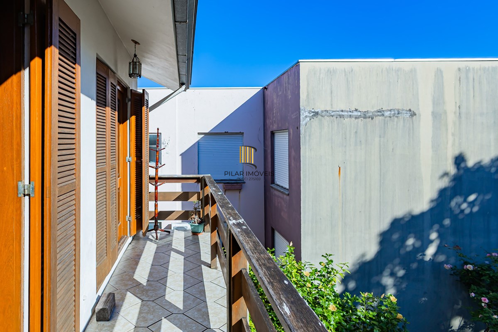 Casa 4 dormitórios no bairro Medianeira