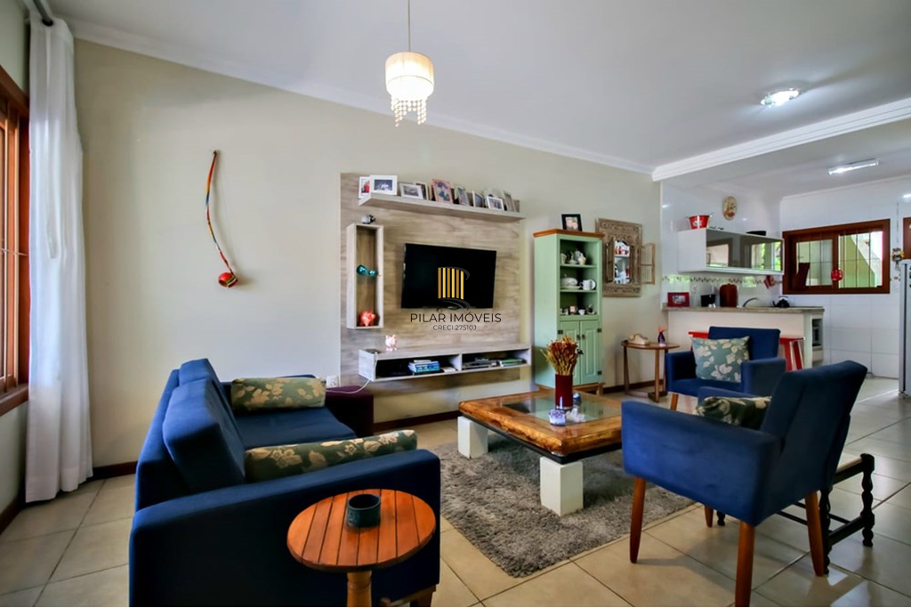 Casa 3 dormitórios no bairro Guarujá