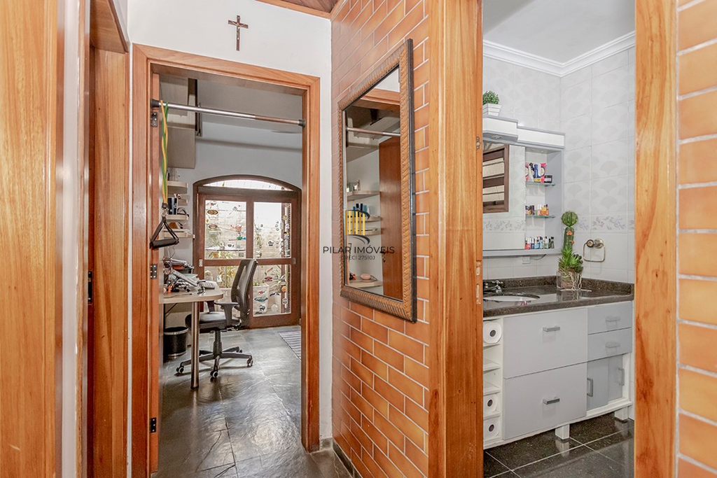 Casa 4 dormitórios no bairro Passo da Areia