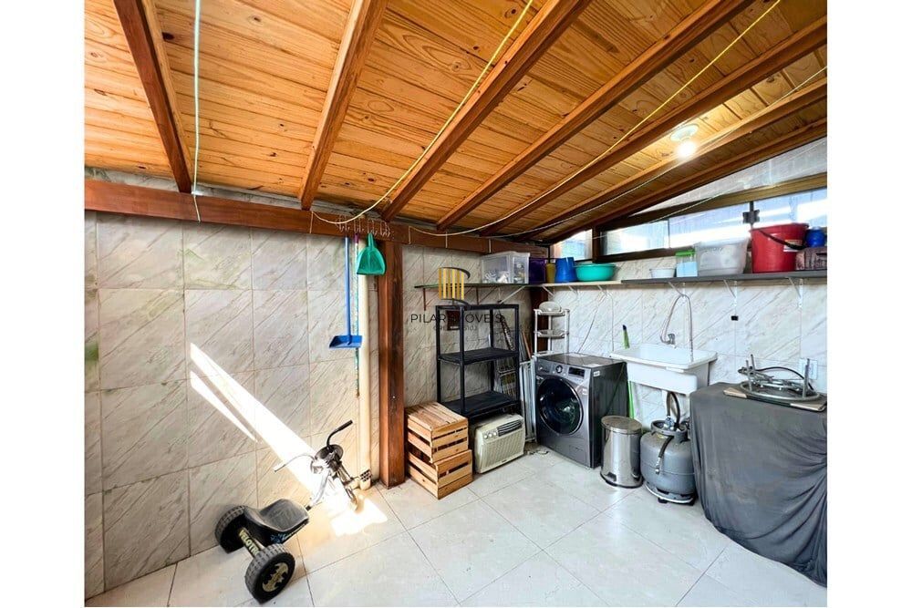 Casa de Condomínio 2 dormitórios no bairro Igara