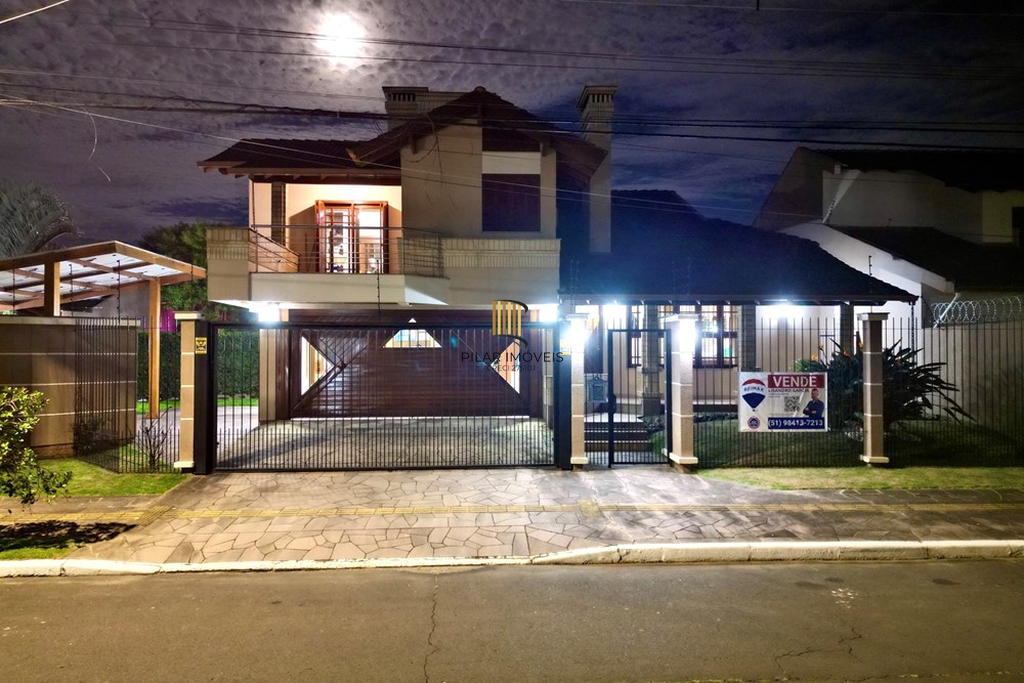 Casa 4 dormitórios no bairro Moinhos de Vento