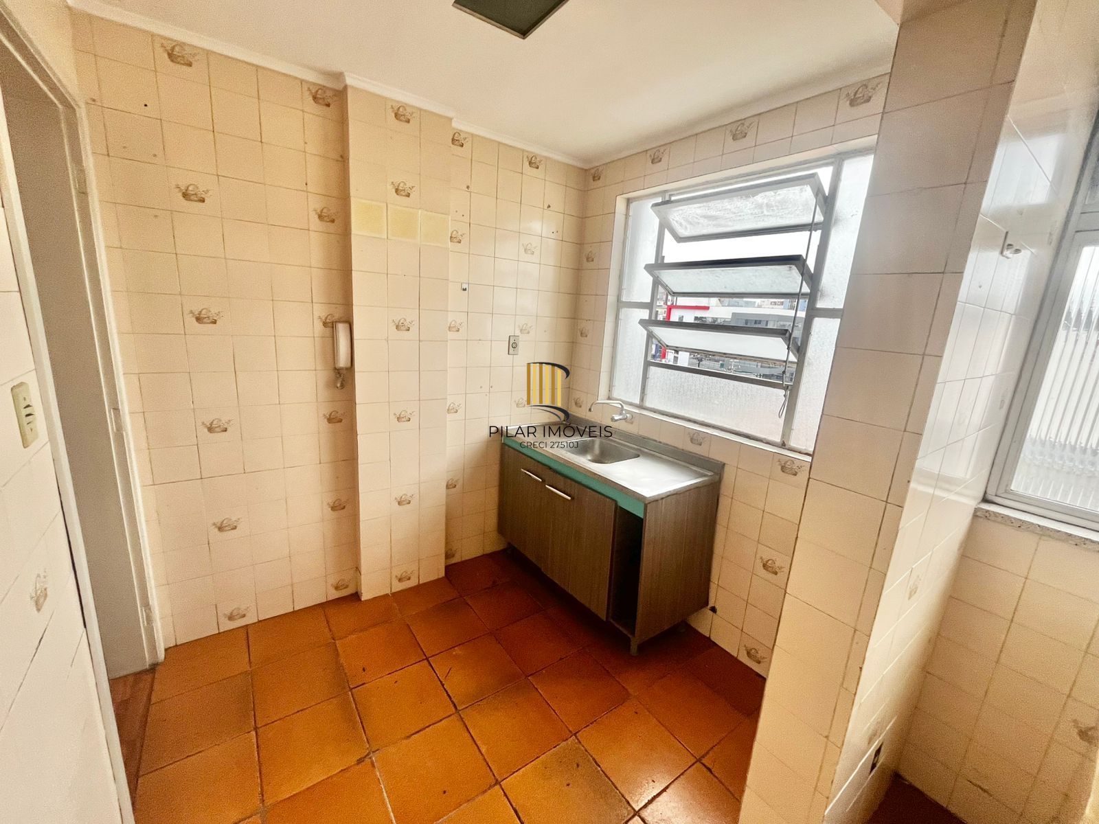 Apto de 01 dorm, 5º andar, elevador, vista, bairro Passo da Areia com 40,24 m²