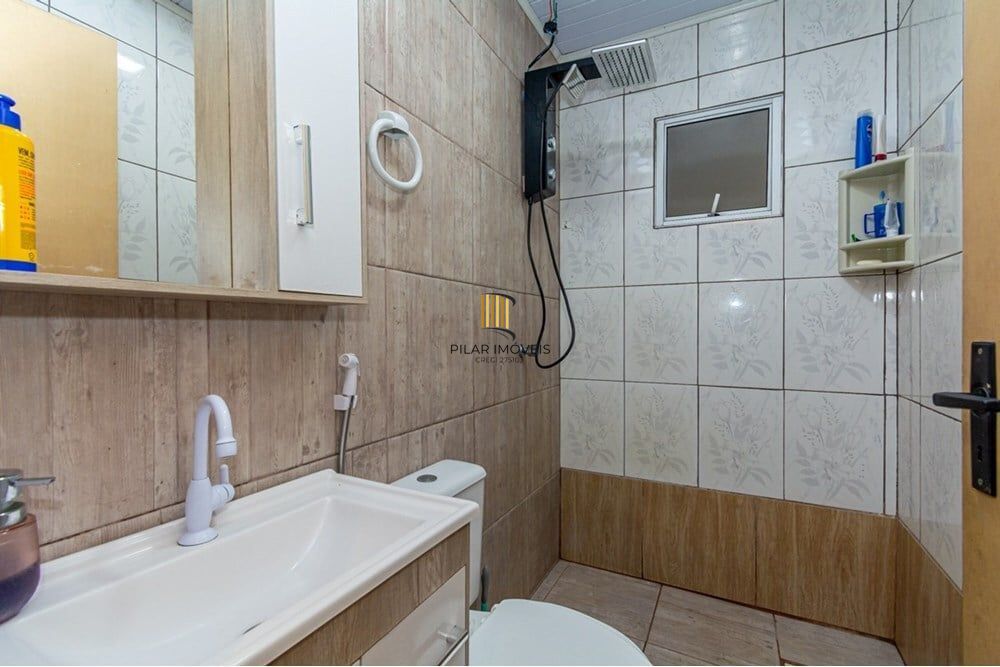 Casa 3 dormitórios no bairro Igara