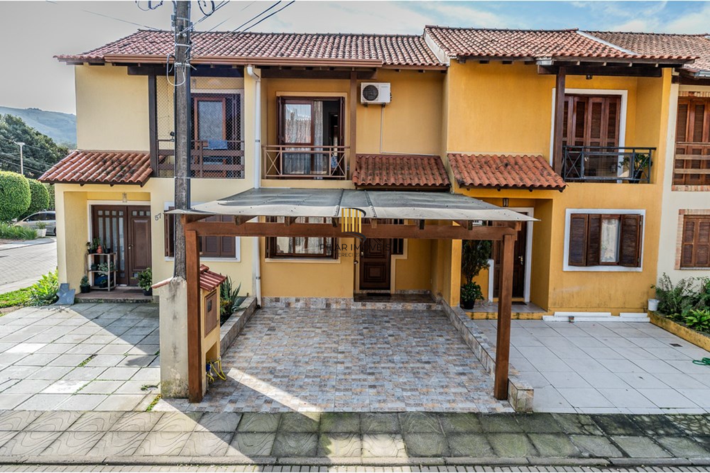 Casa de Condomínio 2 dormitórios no bairro Hípica