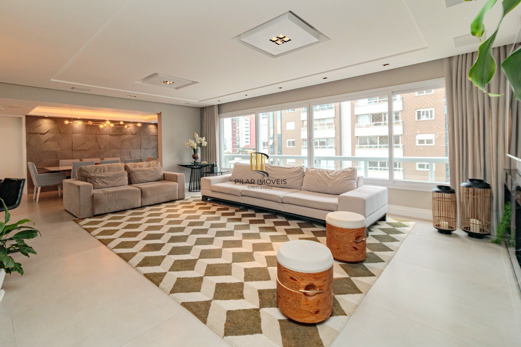 Apartamento 4 dormitórios no bairro Menino Deus