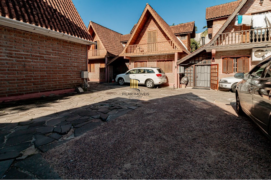 Casa de Condomínio 3 dormitórios no bairro Glória