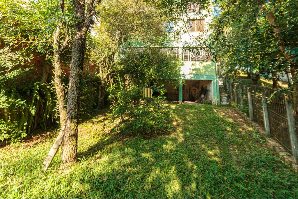 Casa 4 dormitórios no bairro Teresópolis