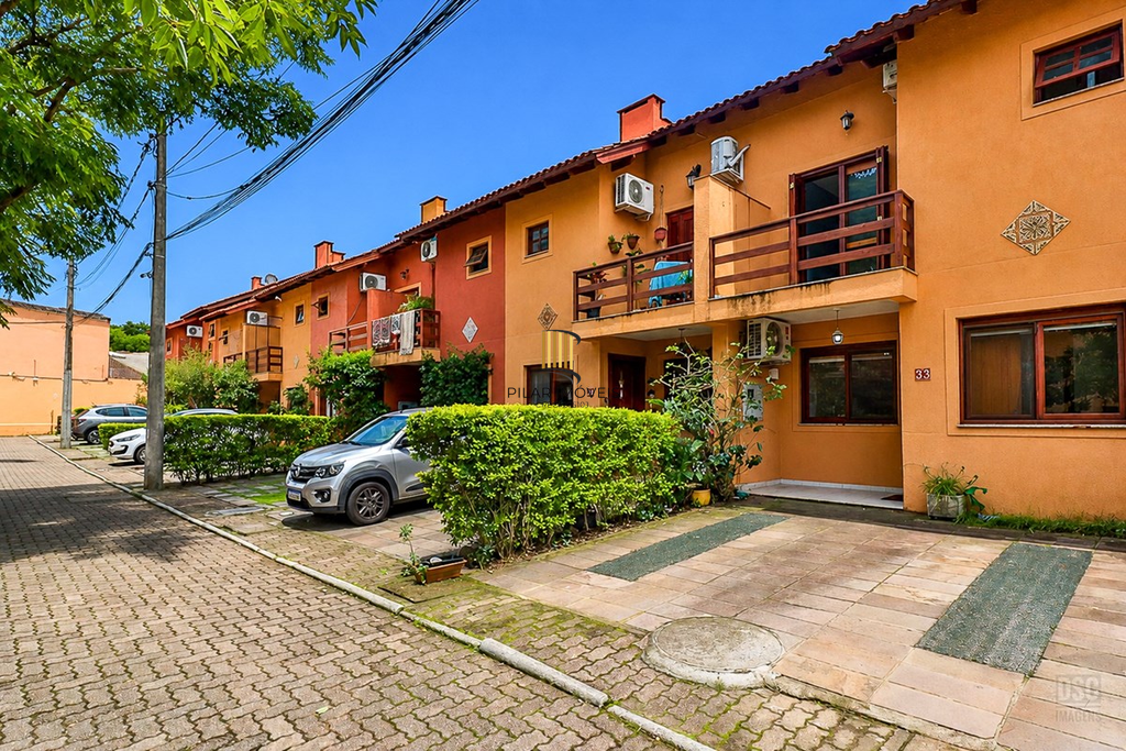 Casa de Condomínio 3 dormitórios no bairro Cavalhada