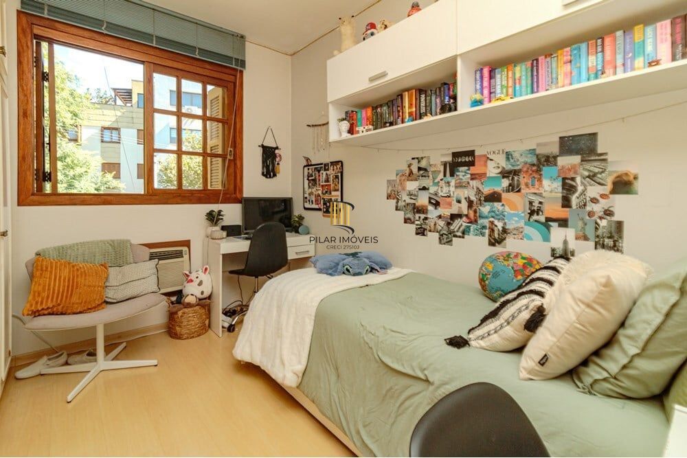 Casa 3 dormitórios no bairro Chácara das Pedras