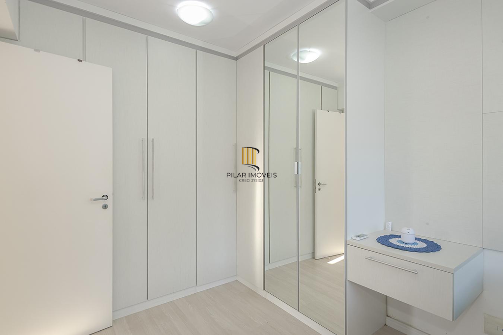 Apartamento 3 dormitórios no bairro Azenha