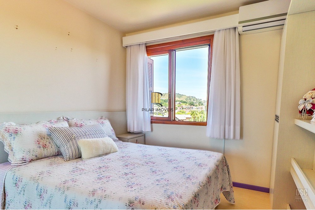 Casa de Condomínio 3 dormitórios no bairro Ipanema