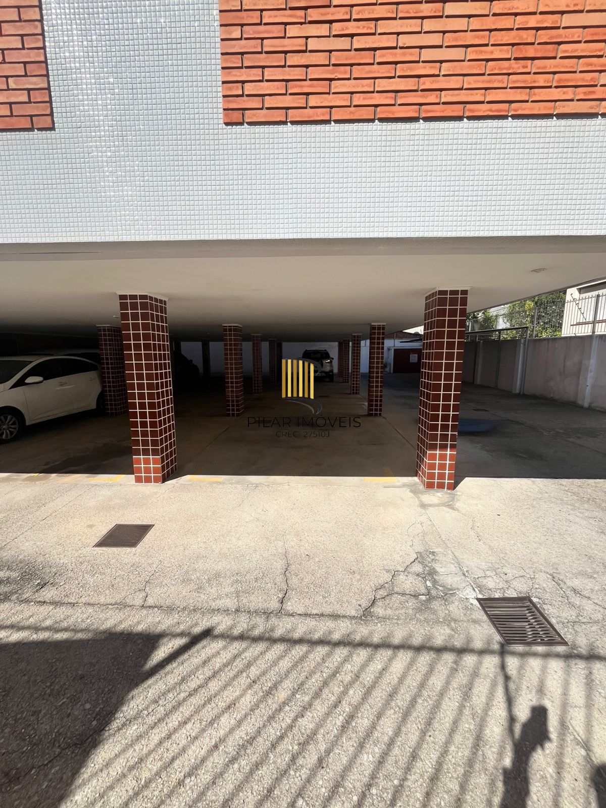 02 dorm, 73 m², sol da tarde, com vaga, dep e banho aux, no Passo da Areia