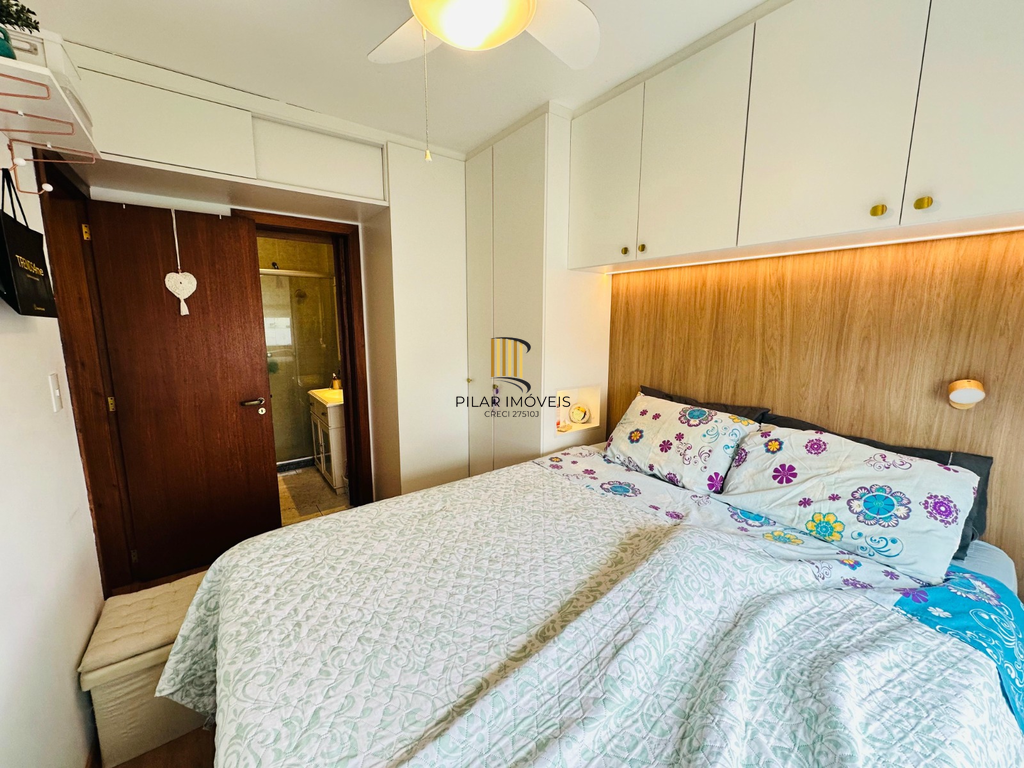 Apartamento 2 dormitórios no bairro Chácara das Pedras