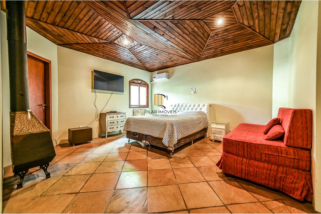 Casa 4 dormitórios no bairro Ipanema