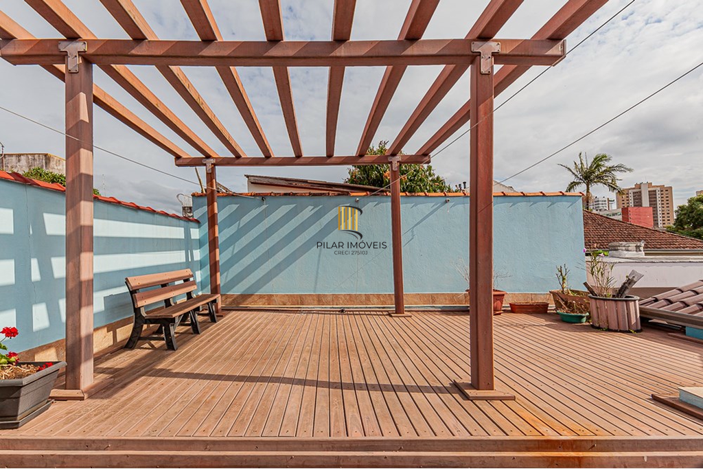 Casa 5 dormitórios no bairro Vila Ipiranga