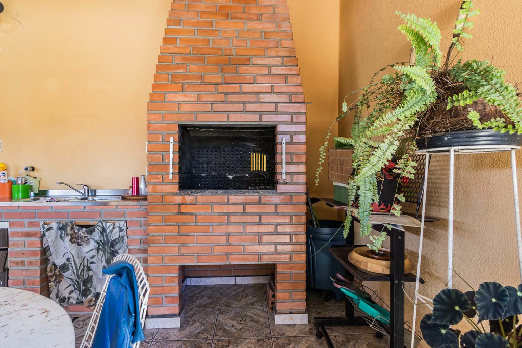 Casa 3 dormitórios no bairro Tristeza