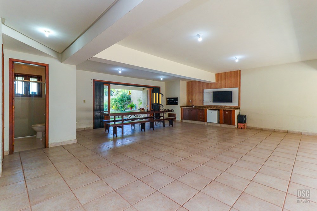 Casa 4 dormitórios no bairro Ipanema