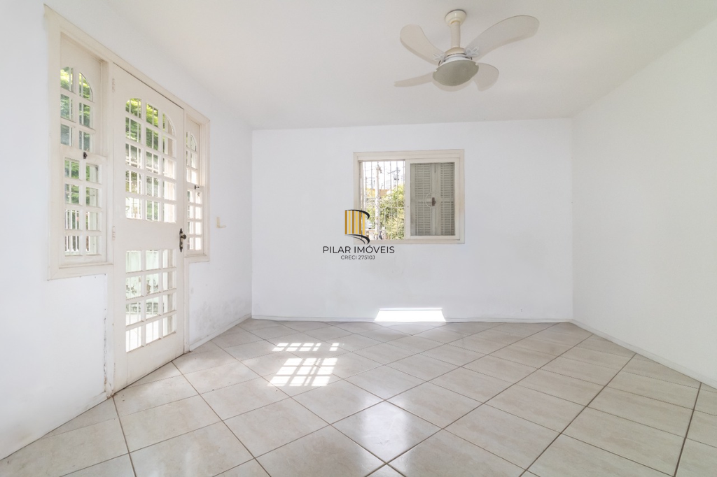 Casa 5 dormitórios no bairro Petrópolis