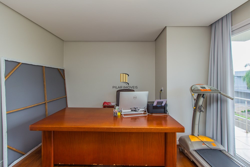 Casa 4 dormitórios no bairro Igara