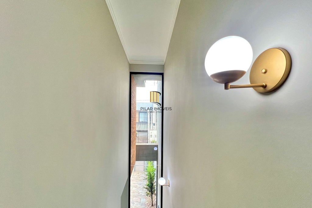 Casa 3 dormitórios no bairro Igara