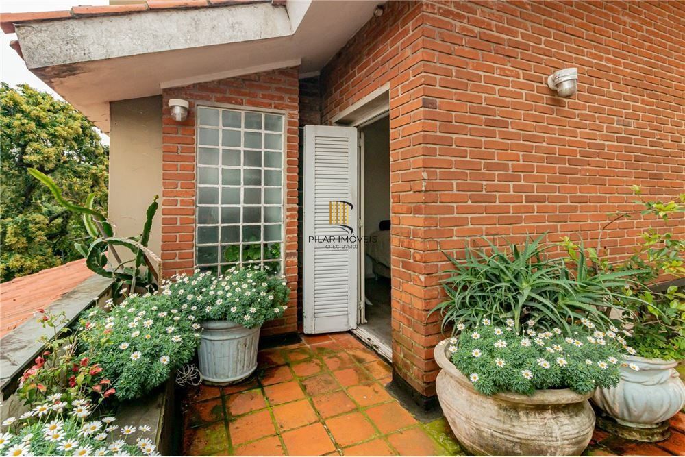 Casa 6 dormitórios no bairro Boa Vista