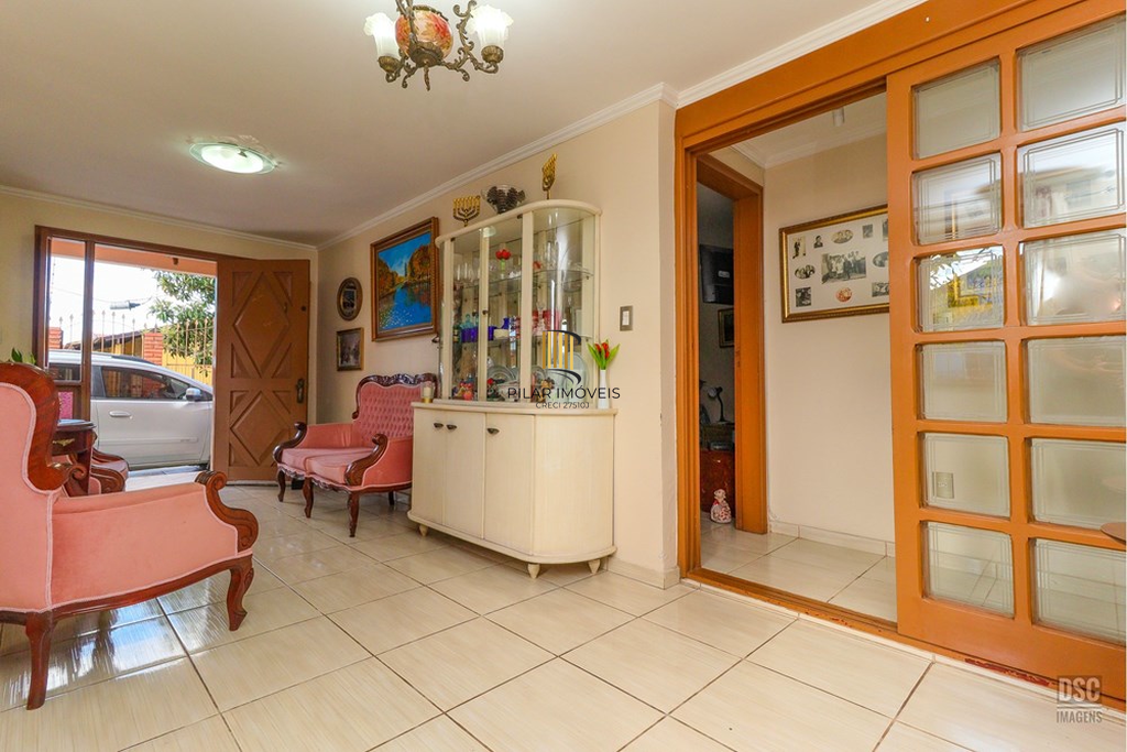 Casa 6 dormitórios no bairro Rubem Berta