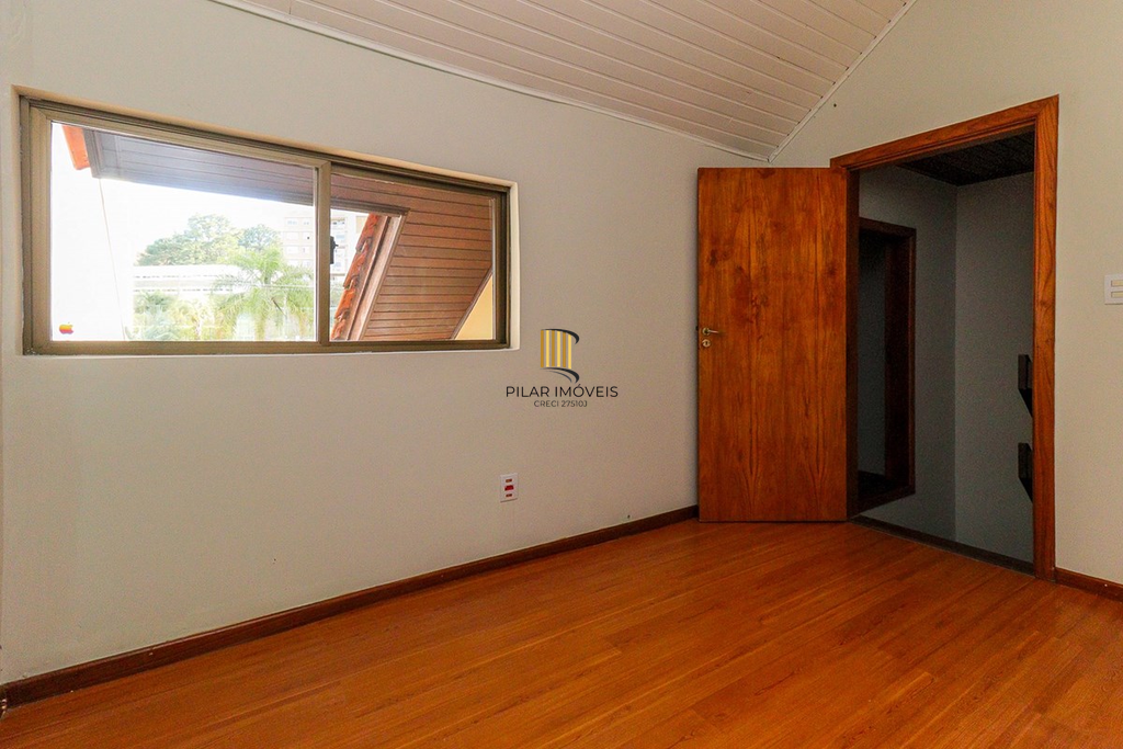 Casa de Condomínio 3 dormitórios no bairro Jardim Itu