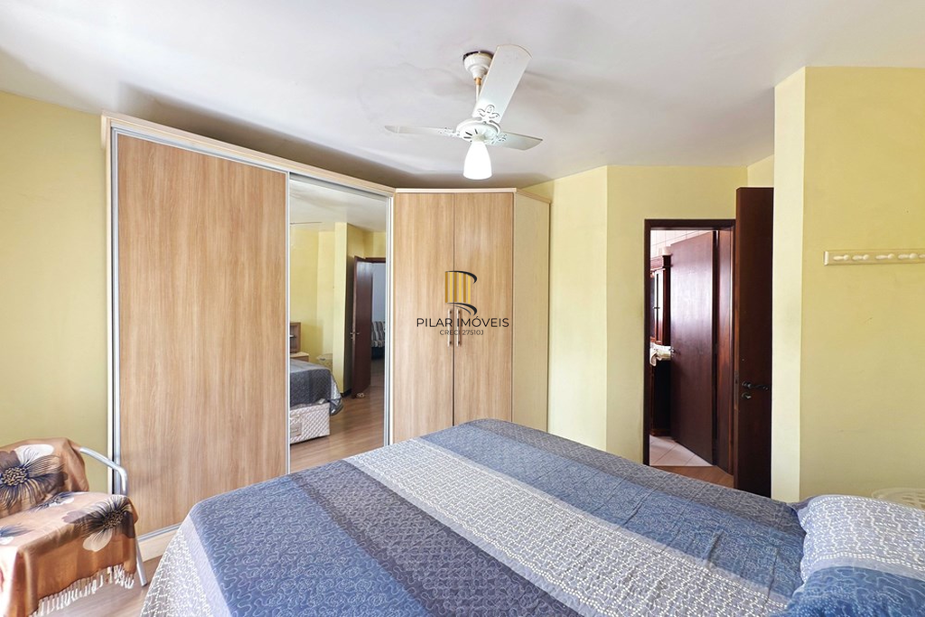 Casa 4 dormitórios no bairro Ipanema