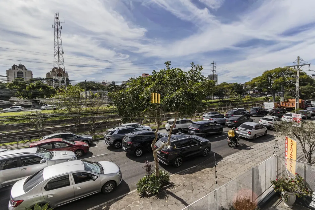 Apartamento 3 dormitórios no bairro Azenha