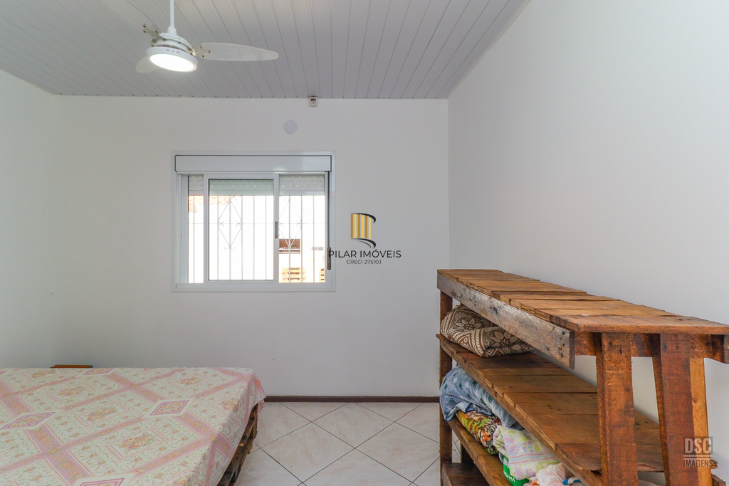 Casa 2 dormitórios no bairro Hípica