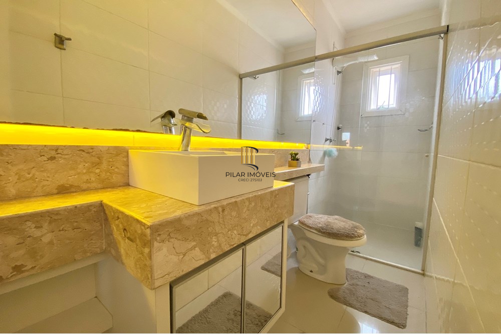 Casa 2 dormitórios no bairro Olaria