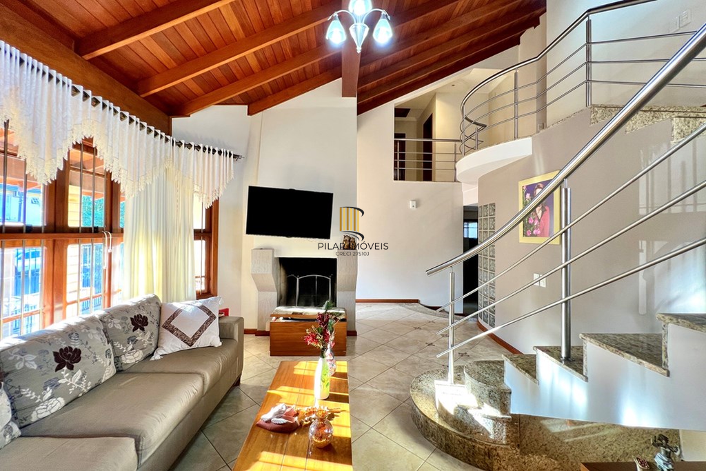 Casa 4 dormitórios no bairro Moinhos de Vento