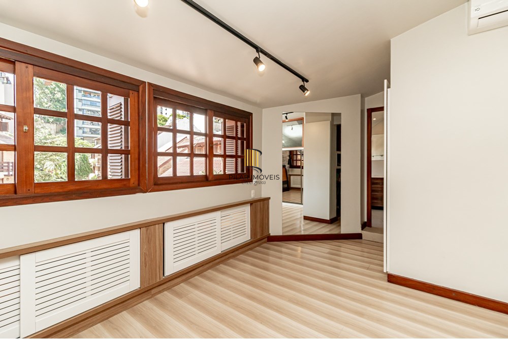 Casa de Condomínio 4 dormitórios no bairro Bela Vista