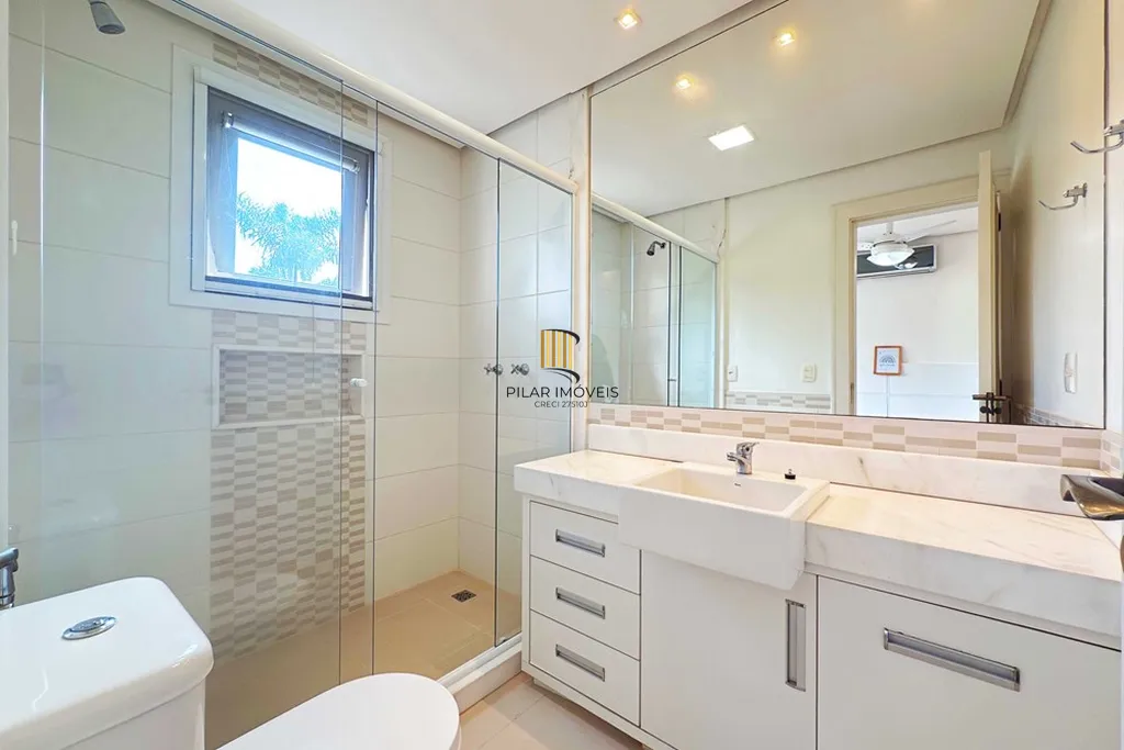 Casa 3 dormitórios no bairro Hípica