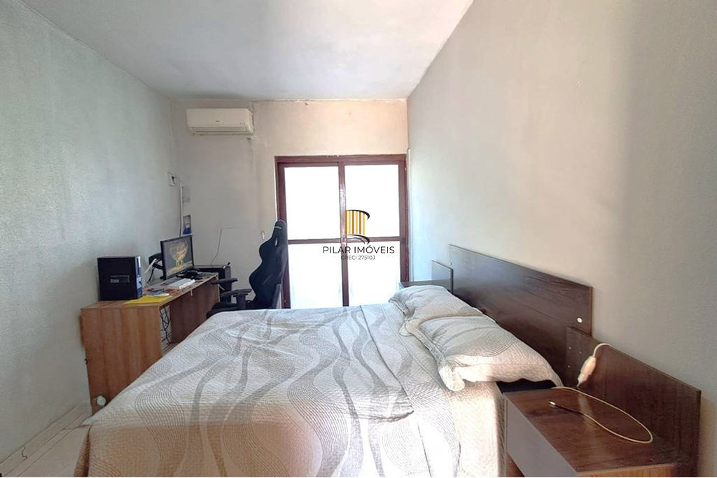 Casa 2 dormitórios no bairro Jardim Algarve