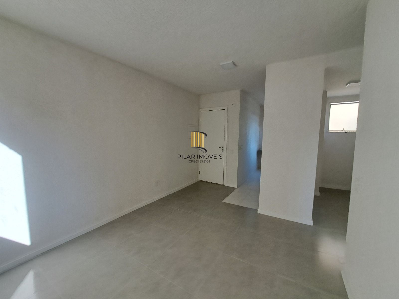 Apto 1 Dormitórios, Térreo, Sala, Cozinha, Banheiro, reformado e 01 vaga garagem