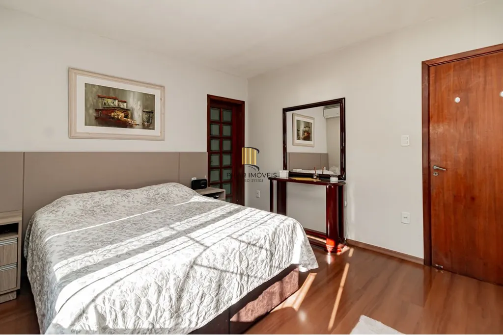 Casa 4 dormitórios no bairro Jardim Planalto