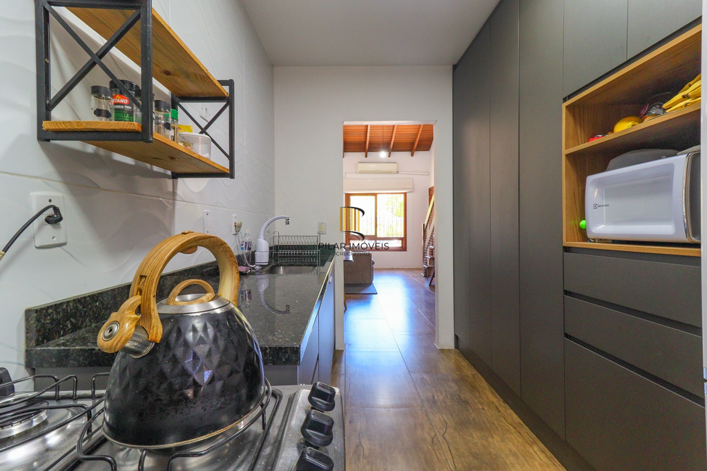 Casa 3 dormitórios no bairro Hípica