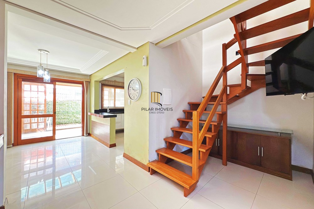 Casa 3 dormitórios no bairro Hípica