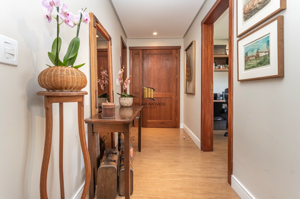 Apartamento 4 dormitórios no bairro Bela Vista