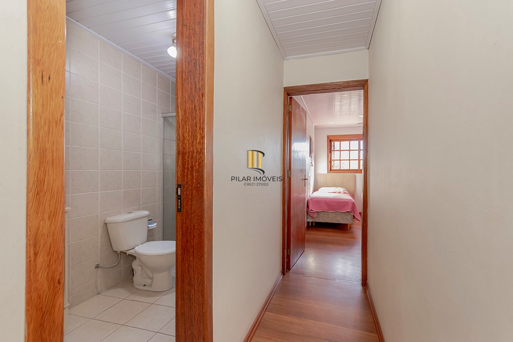 Casa 4 dormitórios no bairro Vila Nova