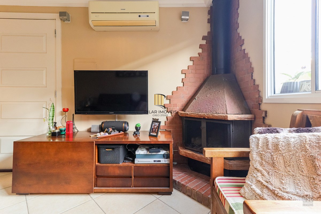 Casa de Condomínio 3 dormitórios no bairro Jardim Itu