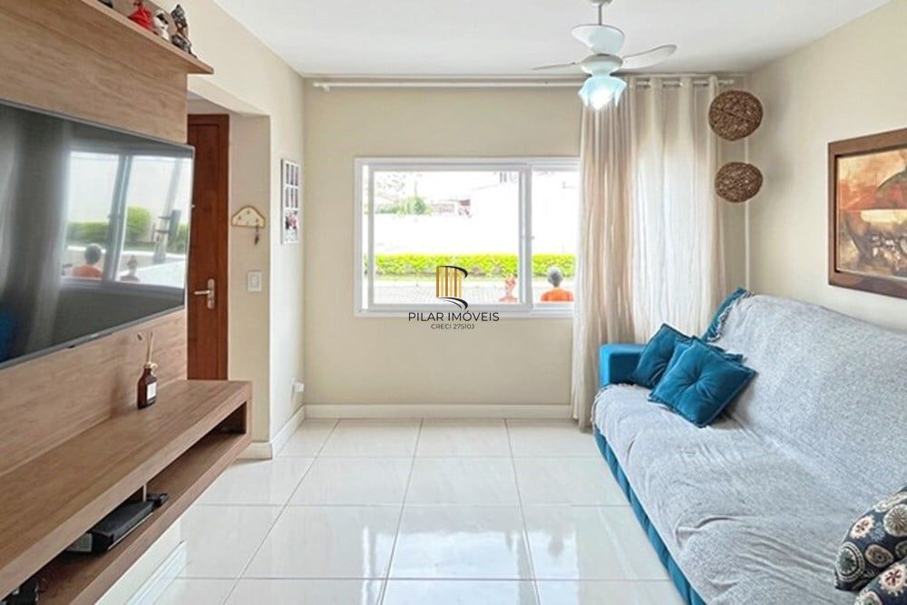 Casa 3 dormitórios no bairro Hípica