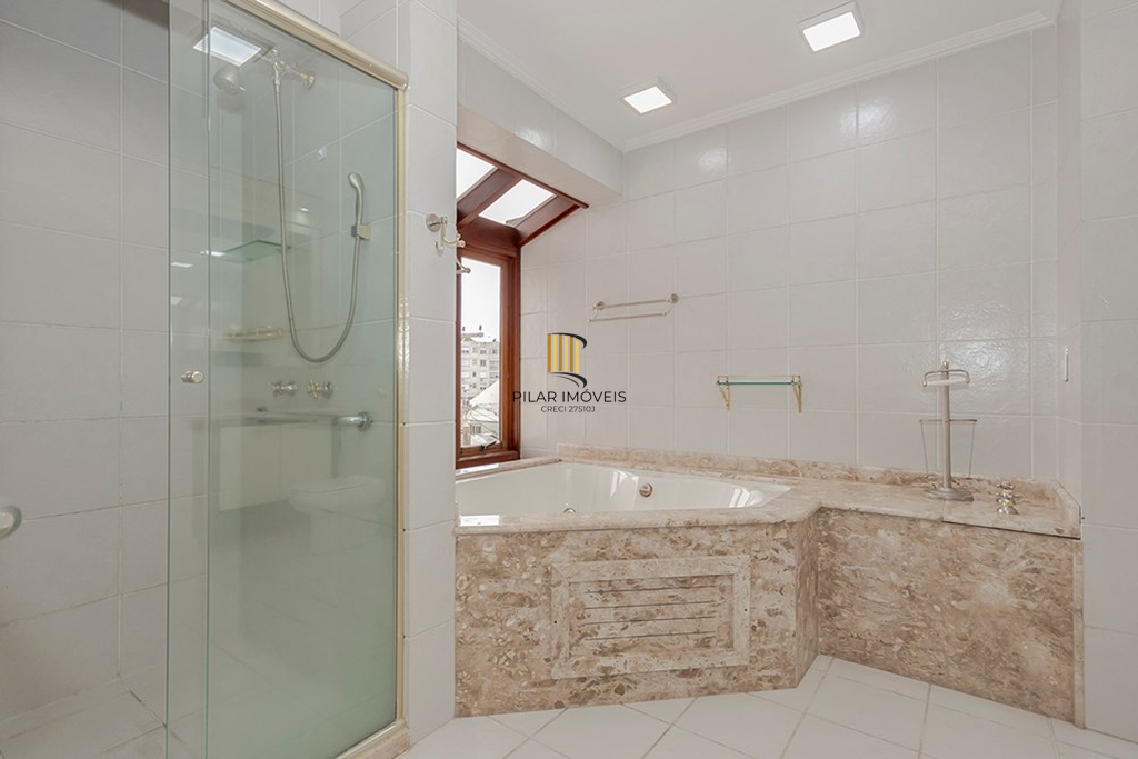 Casa 6 dormitórios no bairro Vila Jardim